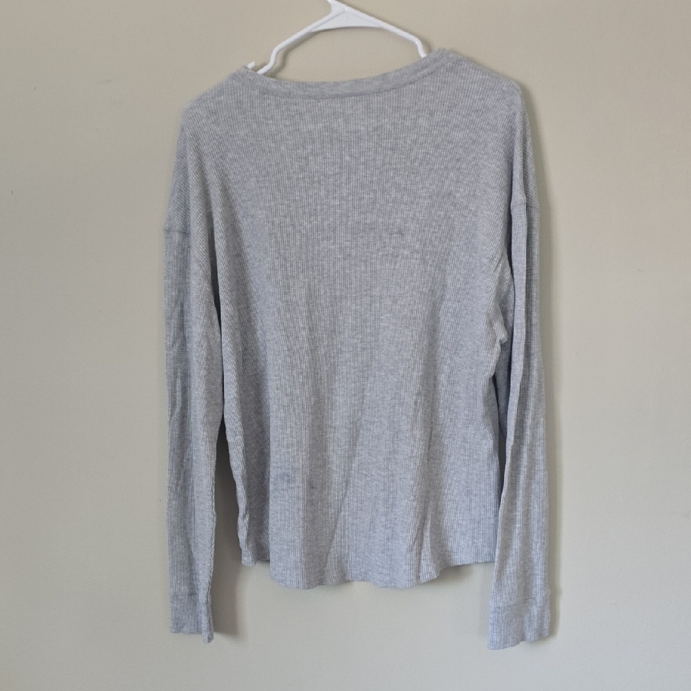 Time and Tru Light Gray Knit Top - Picture 3 of 3